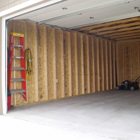 Sturdi-Bilt Installs Metal & Steel Garages on Site in Wichita